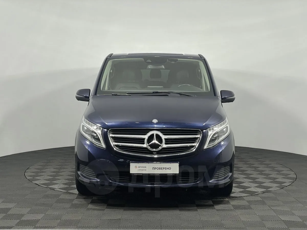 Mercedes-Benz V-Class Image 2